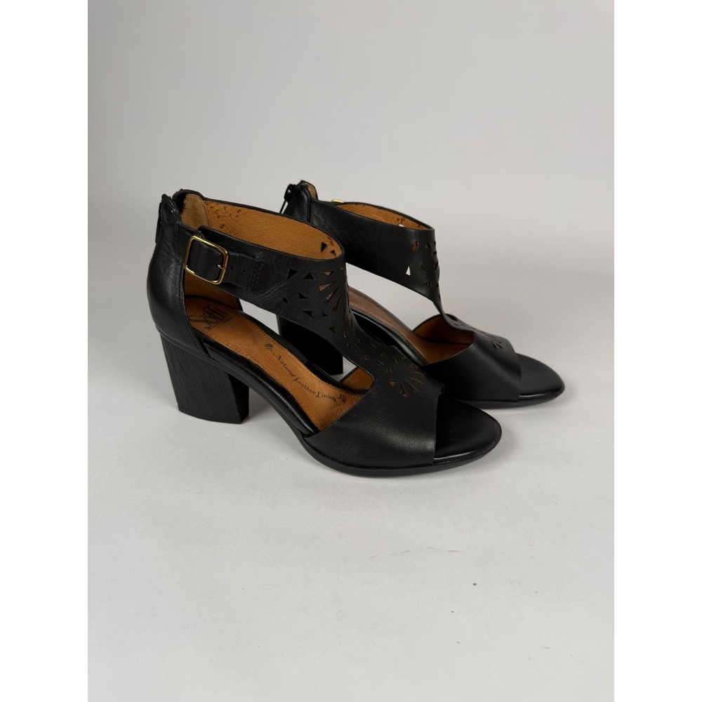 Sofft Black Leather Laser Cut Heeled Sandals 1281901 Size 8.5M